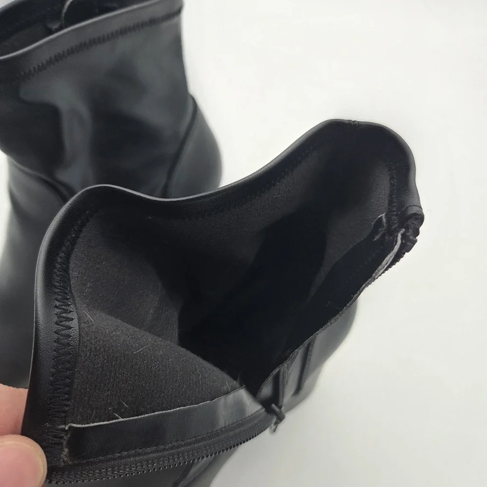 Forever 21 ankle Leather women booties Black size 7 4